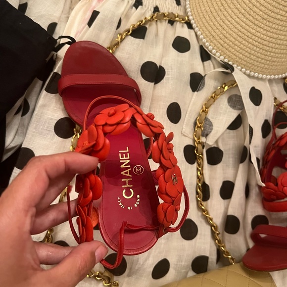 Red Chanel sandal - Picture 2 of 6